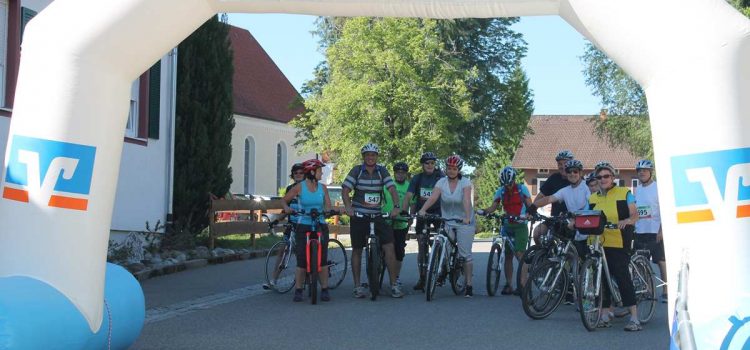 Mitarbeiter-Mannschaft bei der Radrundfahrt 2017 Mitarbeiter-Mannschaft bei der Radrundfahrt 2017